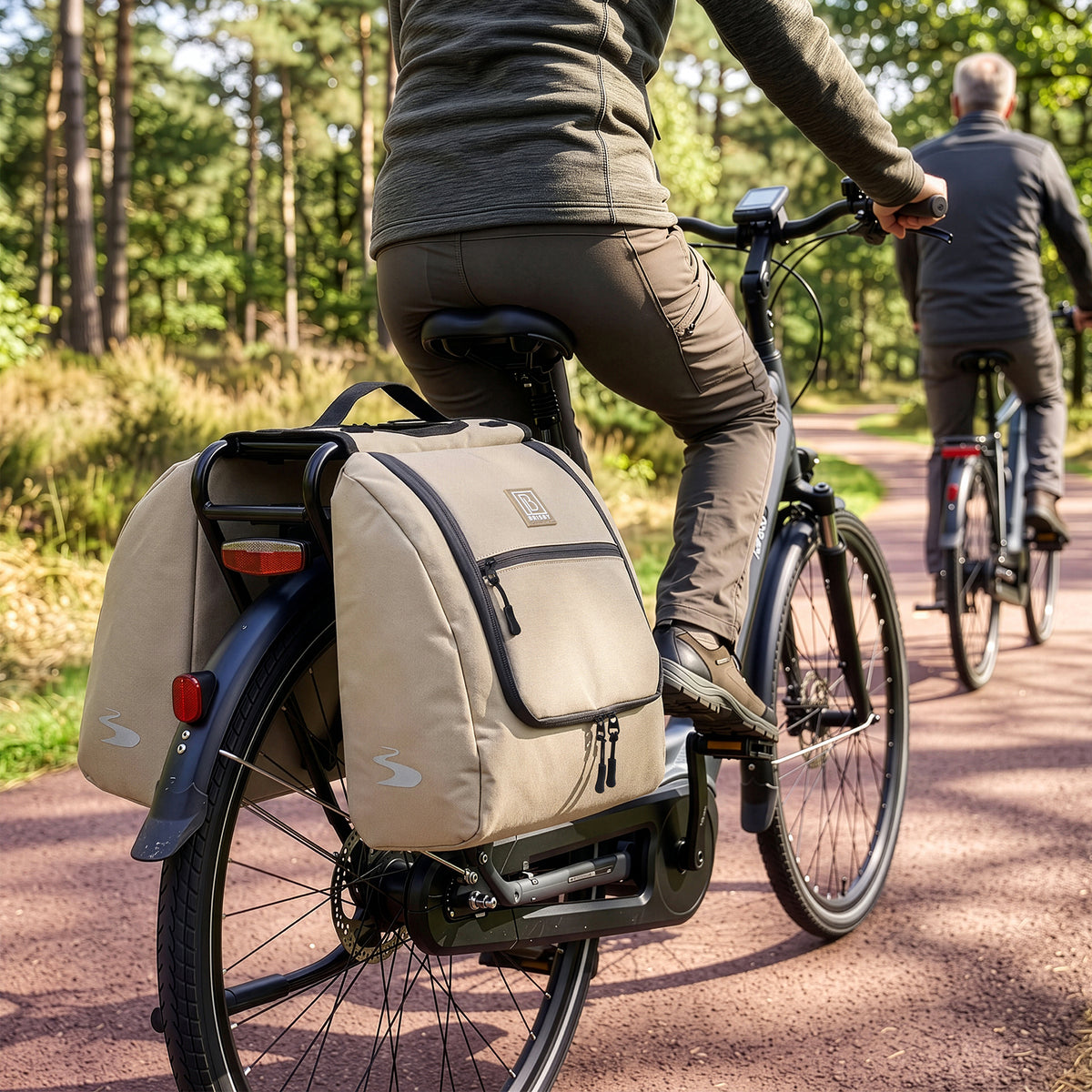 Brisby Dubbele Fietstas 28 Liter – Koeltas en Lunchtas – 4-laags Geïsoleerd – Voor Gewone en Elektrische Fiets – Waterafstotend met Waterdichte Ritsen – Natural Champagne