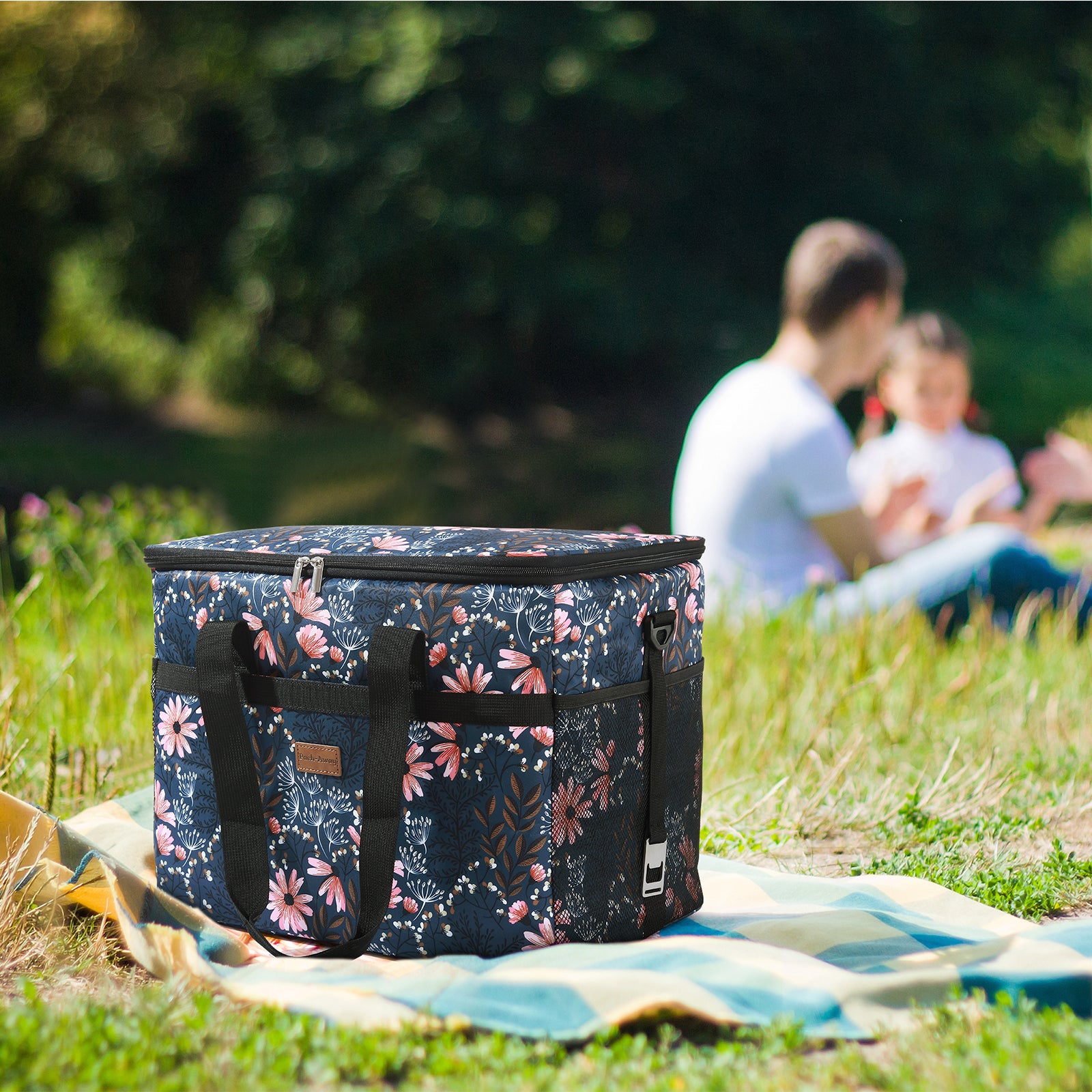 Cooler bag 30L Japanese flower - lunch bag - foldable - 4-layer insulated - incl. 4 free cooling elements and carrying strap