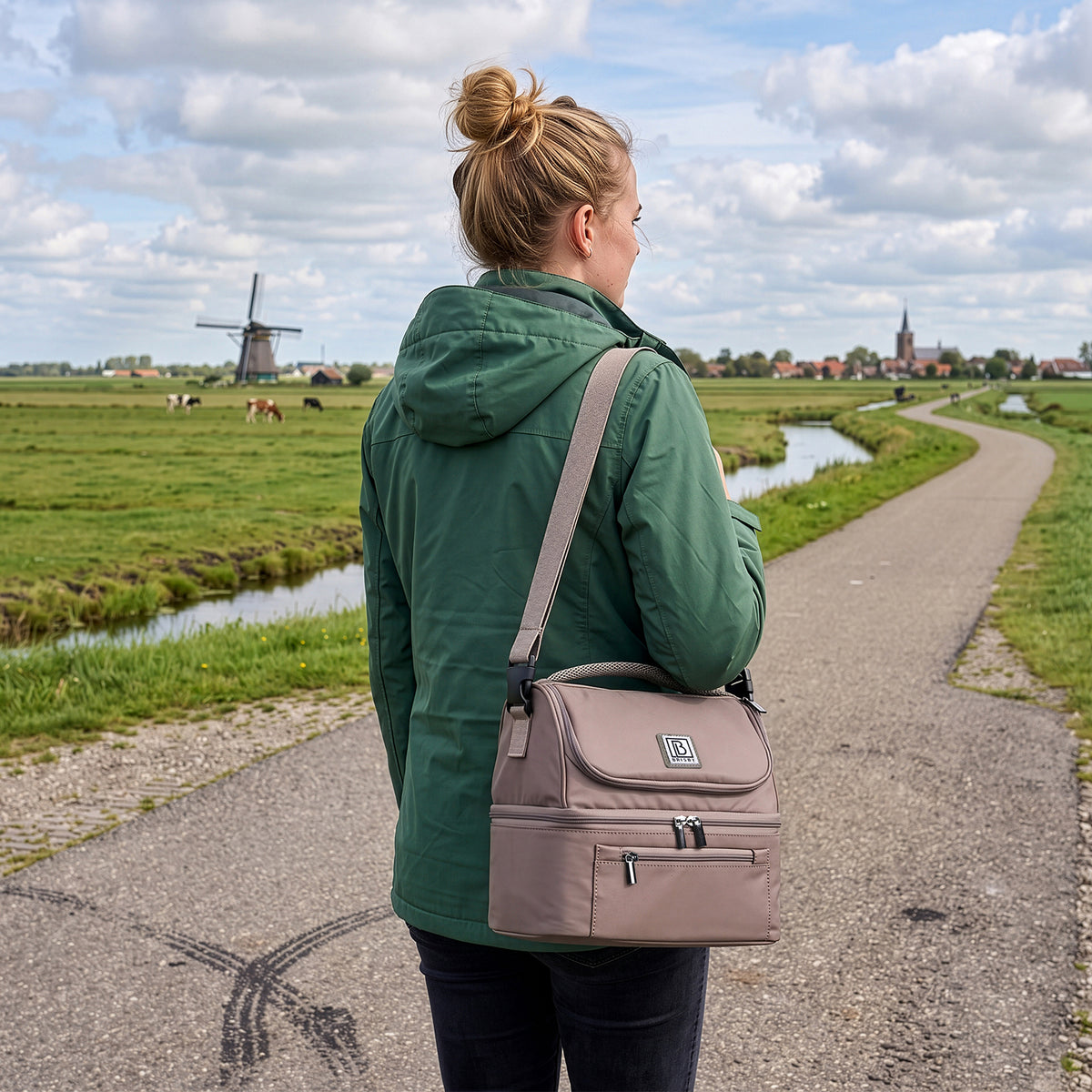 Brisby Koeltas Lunchtas 11 Liter – 4-Laags Geïsoleerd – Inclusief 2 Koelelementen – 2 Compartimenten – Schouderband – Tot 10 Uur Koel - Stone Greige
