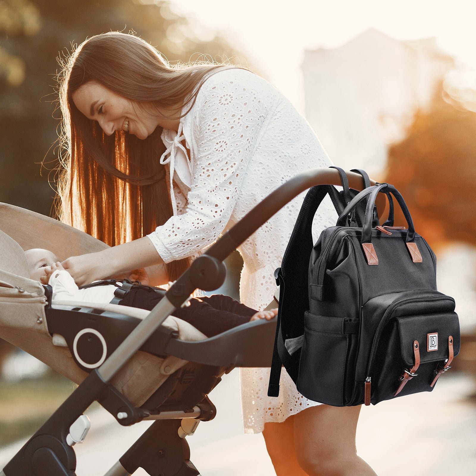 Stayopen luiertas zwart - Verzorgingstas - stay-open frame - USB oplaadfunctie - incl. buggymontage en verschoonmat