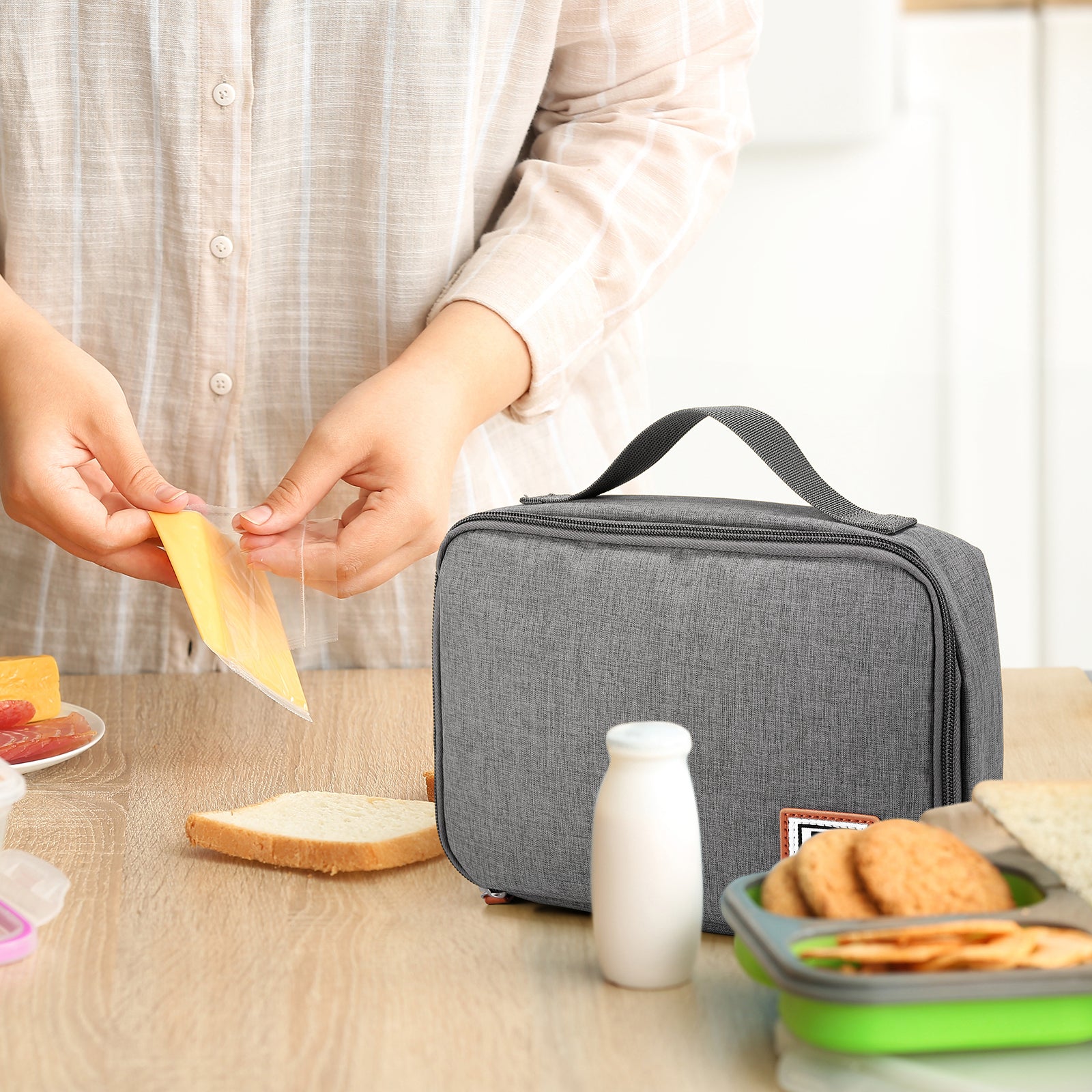 Cooler bag 2.5L dark gray - 4-layer insulated - free cooling element