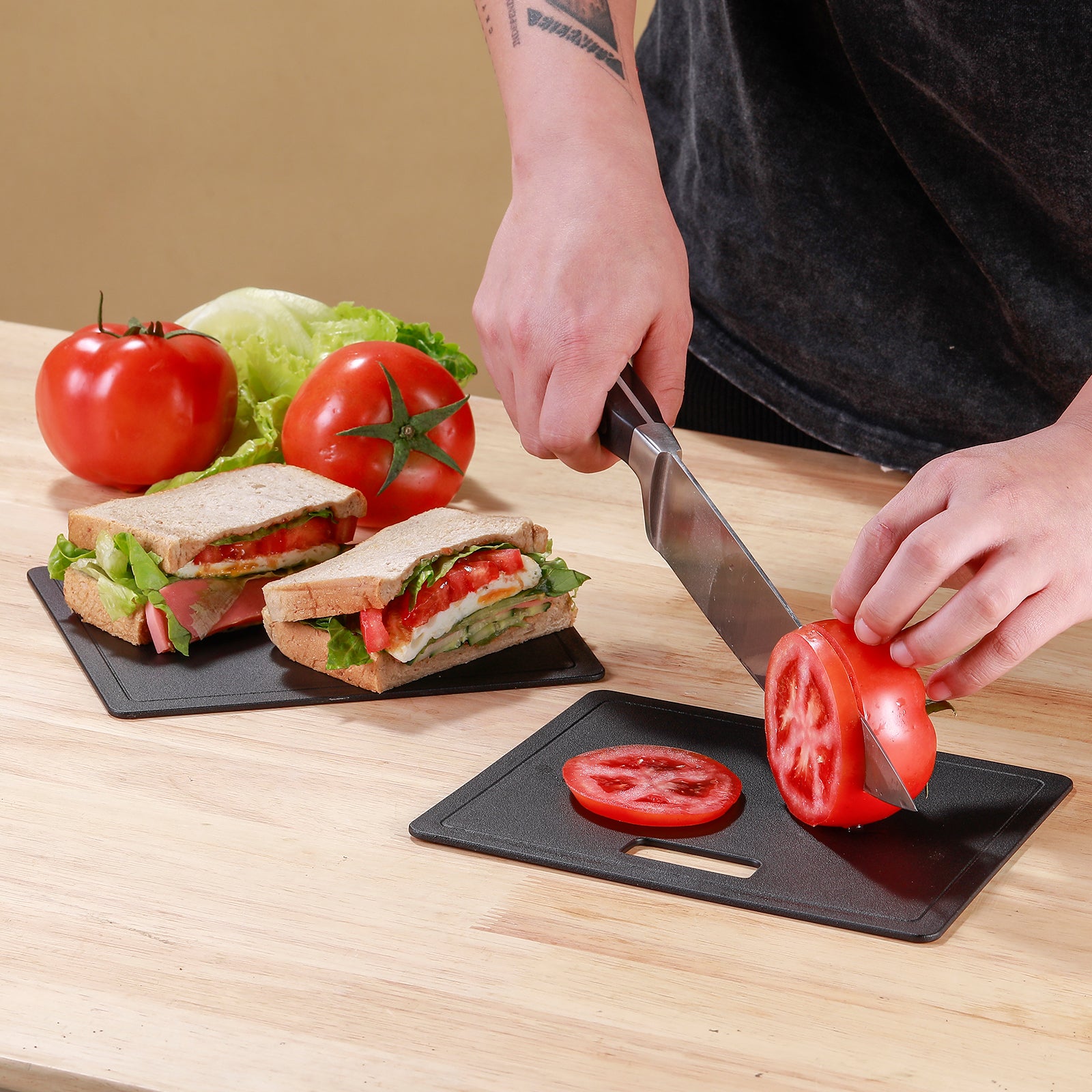 Cool box 12L with carrying strap black - dividers - cutting boards - up to 40 hours insulation - incl. 2 cooling elements of 200ml