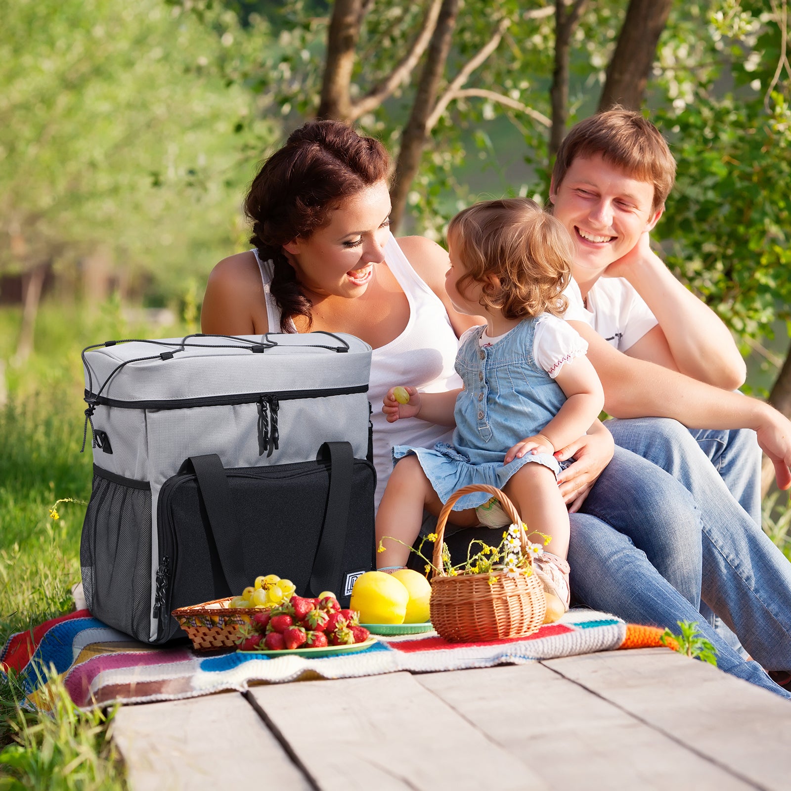 Cooler bag 40L black/grey with grey interior - Lunch bag - 4-layer insulated - 6 free cooling elements - incl. shoulder strap