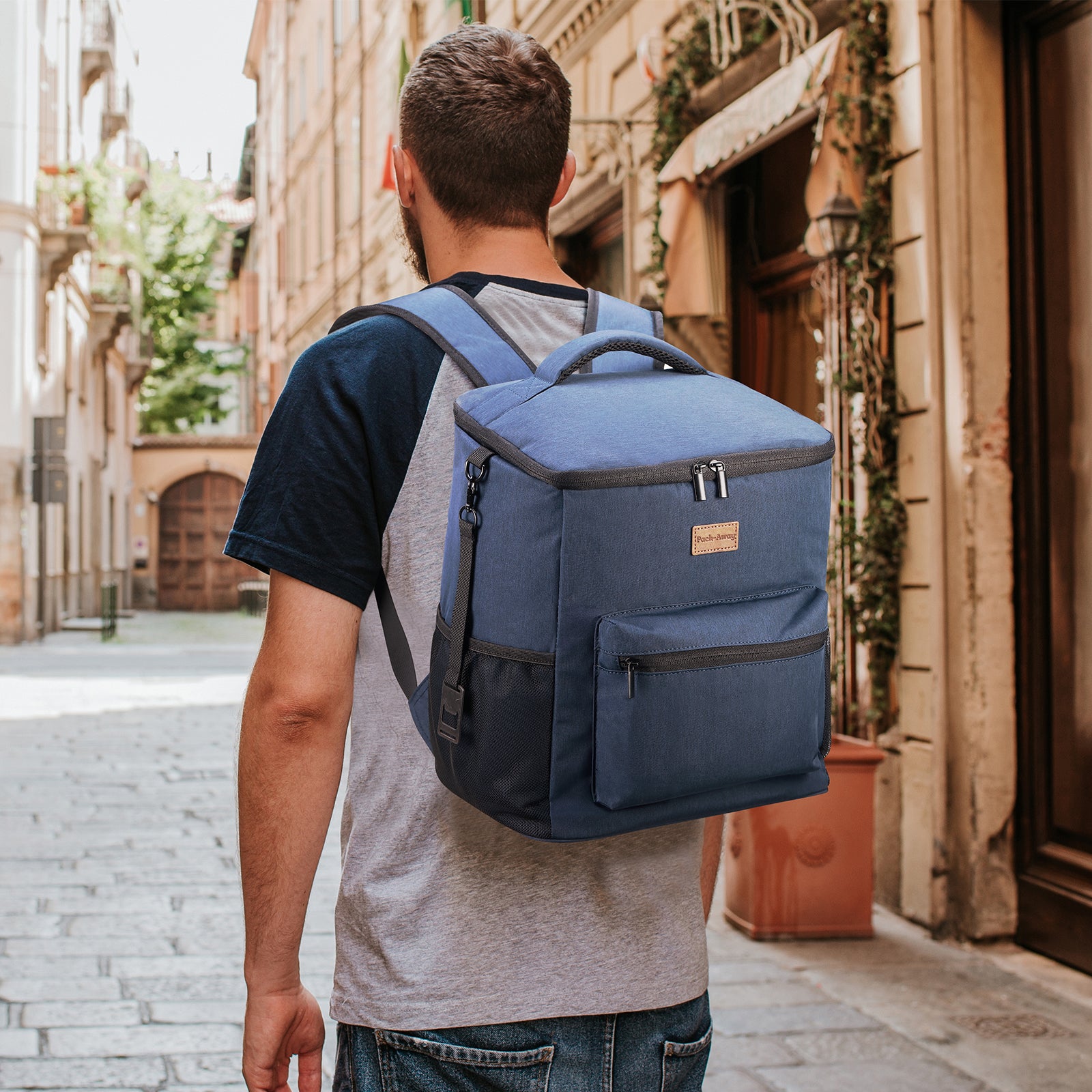 Koeltas rugzak 25L blauw - Waterafstotend - anti diefstal vak - 4 laags geïsoleerd - Incl. 2 gratis koelelementen en gratis flessenopener