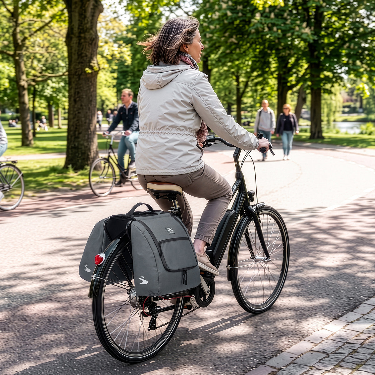 Brisby Dubbele Fietstas 28 Liter – Koeltas en Lunchtas – 4-laags Geïsoleerd – Voor Gewone en Elektrische Fiets – Waterafstotend met Waterdichte Ritsen – Urban Blue
