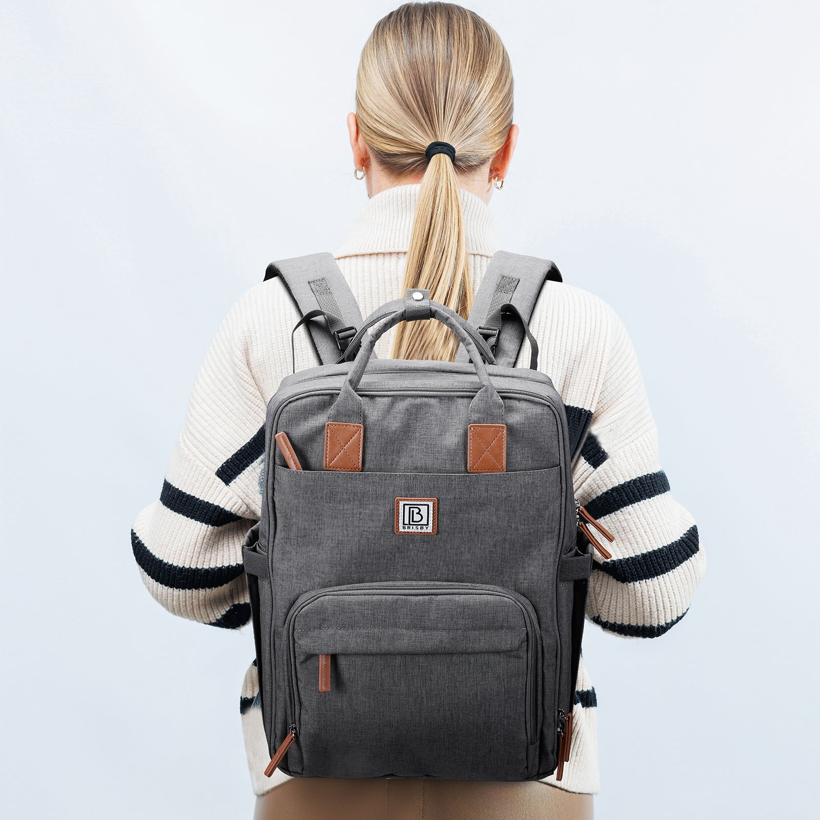 Brisby Rugzak voor Dames & Heren – Comfortabele, Waterafstotende Rugtas met Laptopvak, perfect als Schooltas, Werktas & voor op Reis. Geschikt als handbagage. Levenslange Garantie! - Donkergrijs