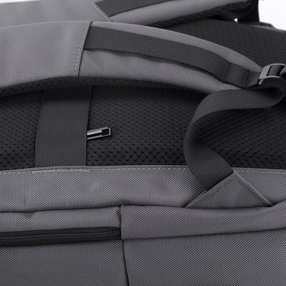 Brisby Rugzak Pro 1 – Laptoprugzak tot 15,7 inch voor Werk, School en Reizen – Waterafstotend – Met Tabletvak, Antidiefstalvak en Trolleysleeve - Grijs