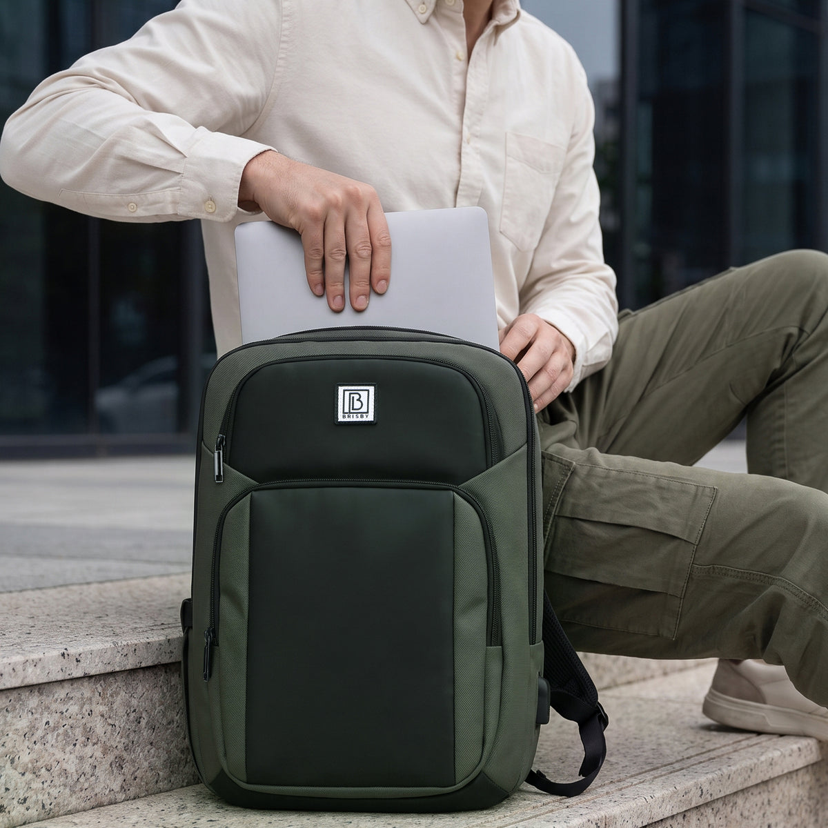 Brisby Rugzak Pro 1 – Laptoprugzak tot 15,7 inch voor Werk, School en Reizen – Waterafstotend – Met Tabletvak, Antidiefstalvak en Trolleysleeve - Groen