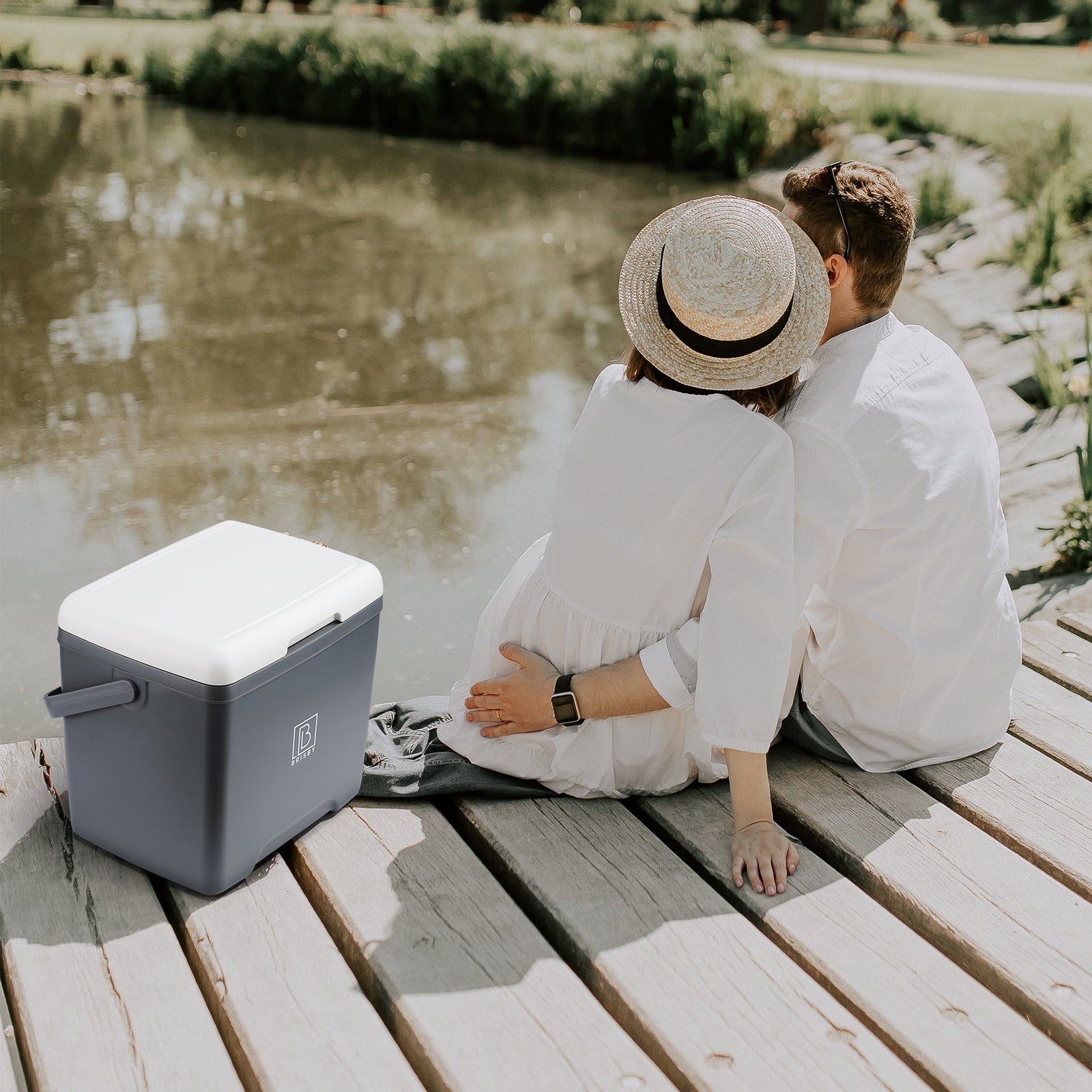 Brisby Koelbox - Frigobox - 13L - Grijs - Tot maximaal 40 uur isolatie - Incl. 2 dikke koelelementen van 450ml - Temperatuur veilige sluiting - Nieuw ontwerp met koelelement vergrendeld in deksel