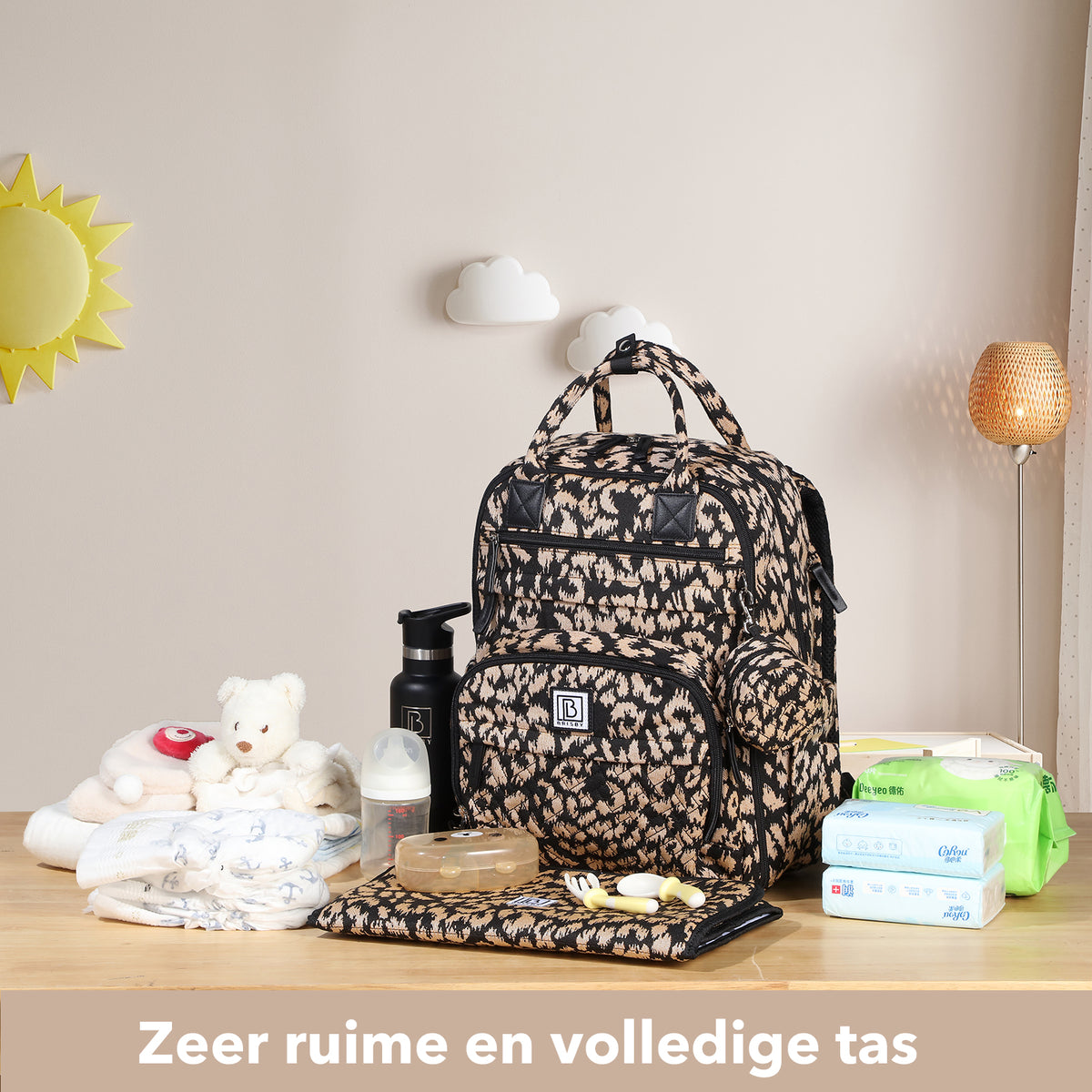Brisby Premium Luiertas – Uitgebreide en Functionele Verzorgingstas – met buggymontage – Anti Diefstal Vakken - Reistrolley Sleeve - Inclusief verschoonmatje t.w.v.15,99 euro en speenhouder - Levenslange Garantie - Leo