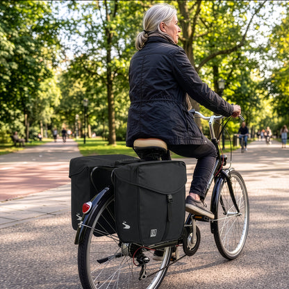 Brisby Dubbele Fietstas 34 Liter – Voor Gewone en Elektrische Fiets – Waterafstotend Polyester – Met Trekkoord, Gespsluiting en Reflectie – Zwart