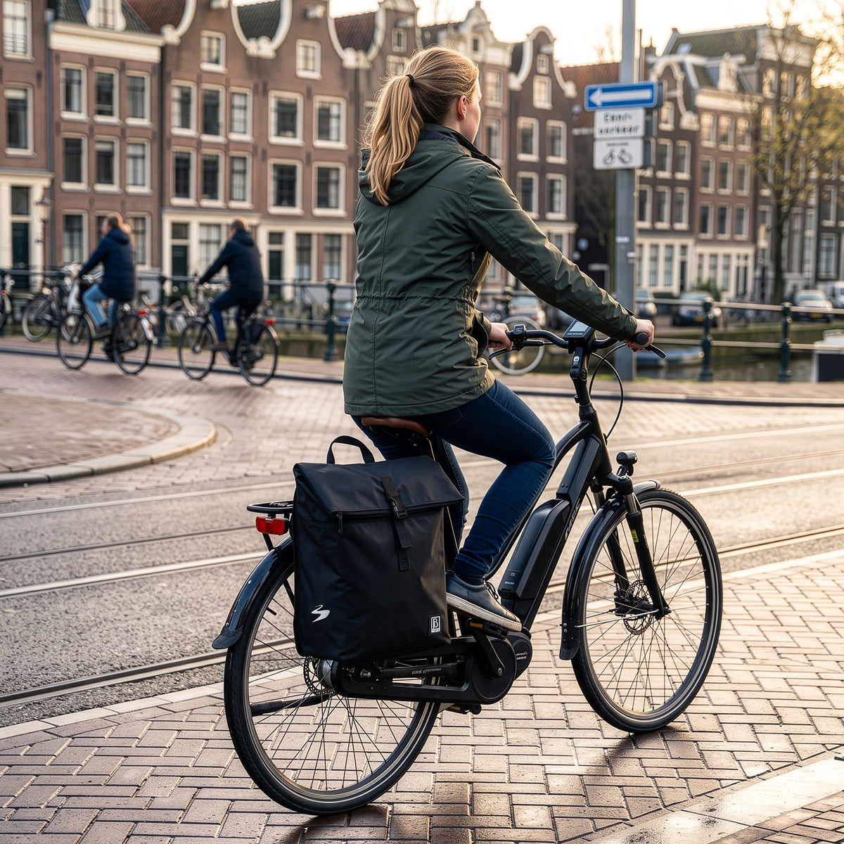 Fietstrolley Tas 2-in-1 Fietstas en Trolley Zwart 18-28L Laptopvak Verstelbare Hendel Bevestigingssysteem - Zwart